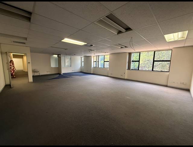 301M² OFFICE TO LET IN ROSEBANK